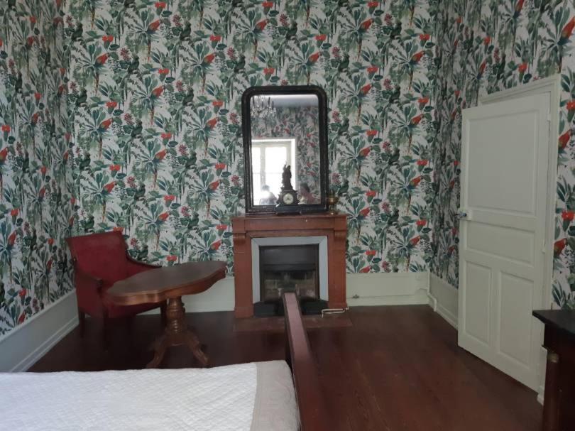 La Maison Des Peres Charolles Luaran gambar