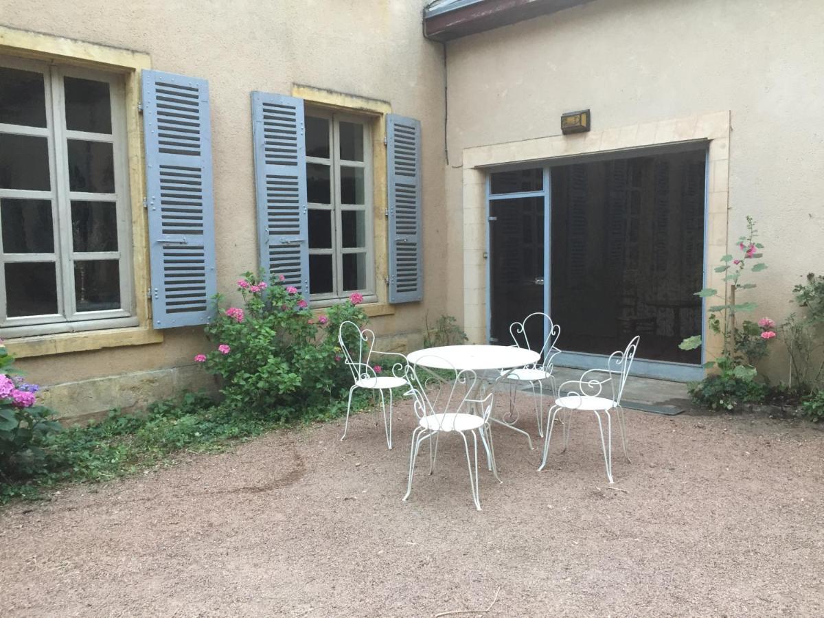 La Maison Des Peres Charolles Luaran gambar